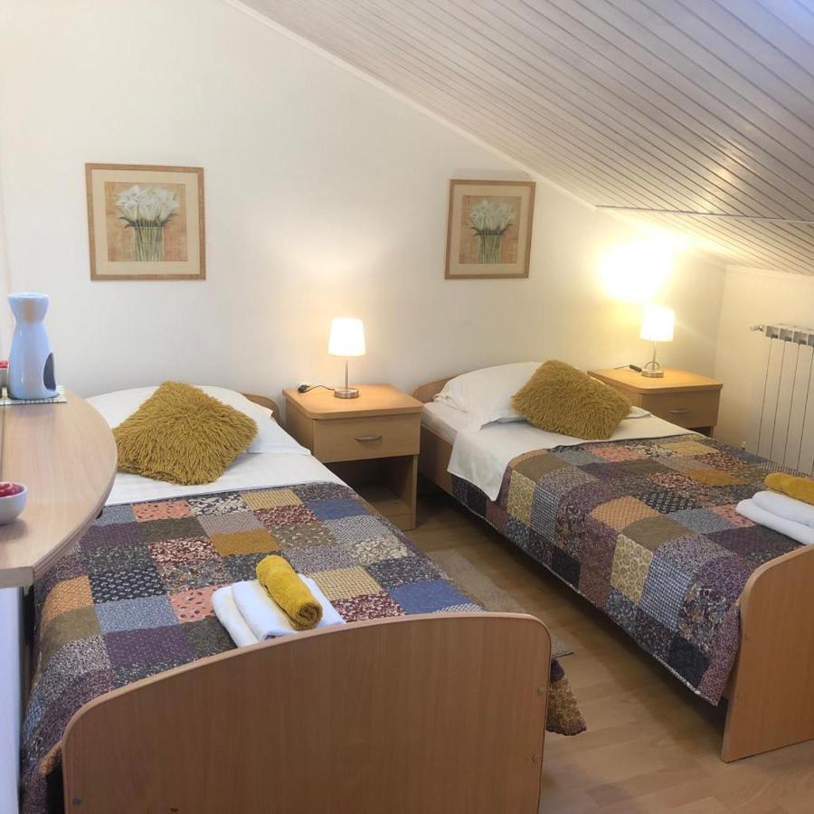 Apartman Villa Romana 그로즈냔 외부 사진